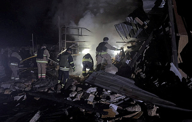 „Nechť zhyne.“ Zelenskyj řekl ve vánočním poselství, co si Ukrajinci nejvíc přejí