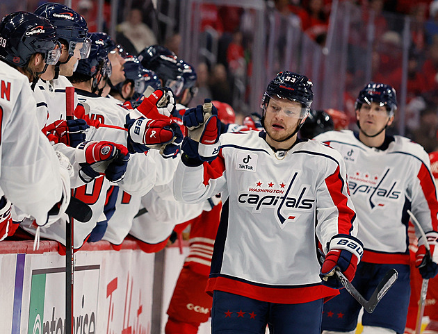 Nečas, Pastrňák a Hertl byli mezi střelci, Crosby překonal Lemieuxe