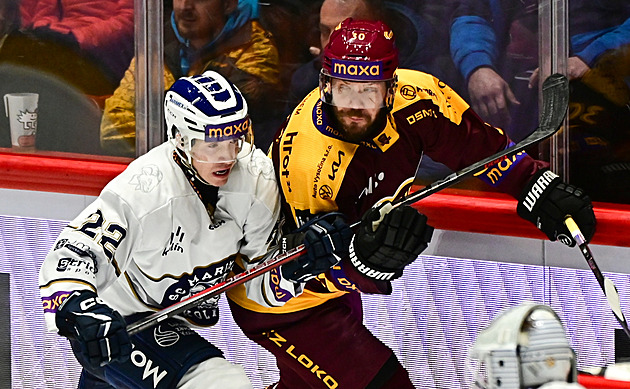 Kolín vede první hokejovou ligu o dva body, Jihlava deklasovala Porubu