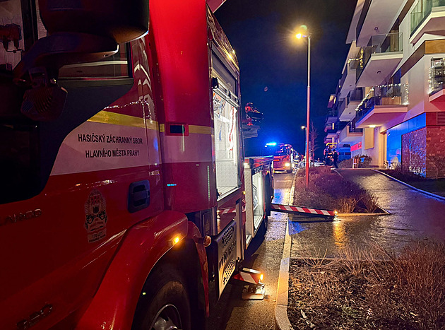 Nejvíc požárů za pět let. Často hořelo kvůli prskavkám, do akce muselo i rypadlo