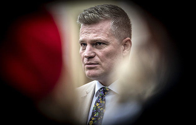 Béžový a neprofesionální. Pánové, nebuďte jako Filip Turek