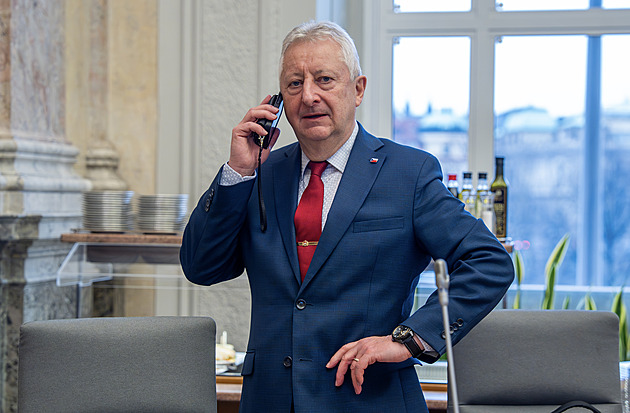 Ještě že máme Zůnu a Zemana. Staví-li se za Ukrajinu i „nefialovci“, dokládají český postoj