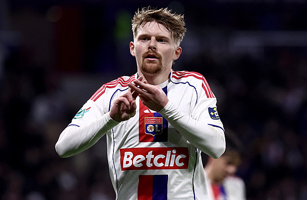 Šulc zářil i v poháru, dvěma góly Lyonu zajistil výhru s outsiderem