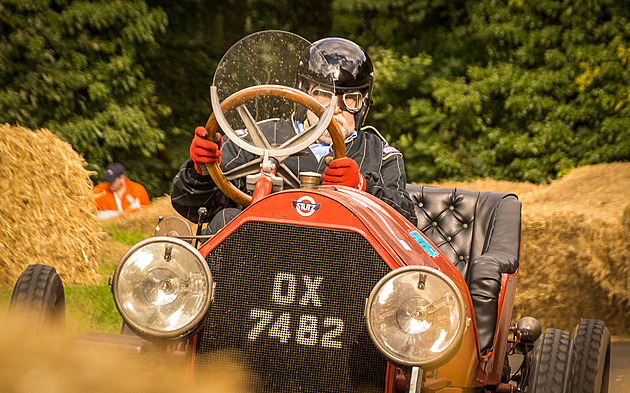 Kterak se státi dobrým šoférem. Kandidát nemá býti náchylný k opilství