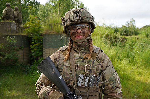 Jsme vyděšené, říkají Dánky o povinné vojně. Problémem jsou i smíšené ubikace