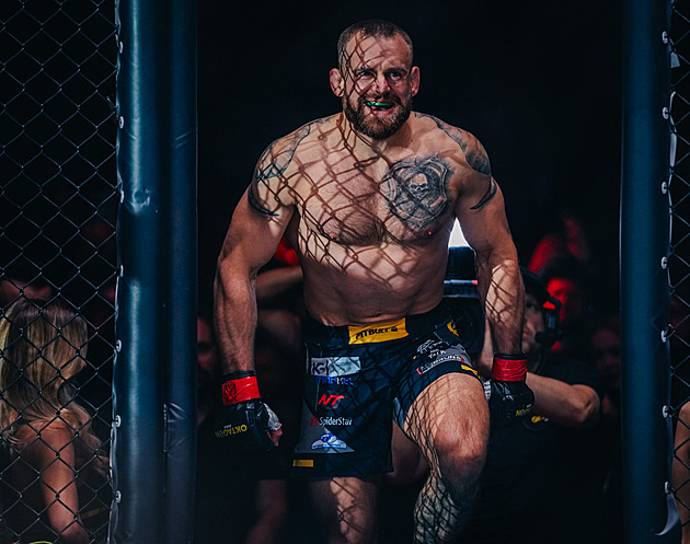 Za jmění zlomená čelist. Jaký byl nápad postavit do klece celebritu proti profíkovi?