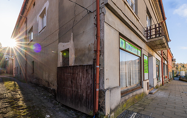 Vémola před zatčením investoval desítky milionů. Zmapovali jsme jeho nákupy realit