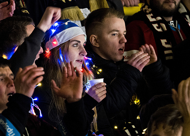 Pikantní zápas sparťana Hrabíka: randí se Šlégrovou dcerou, v Litvínově dal gól