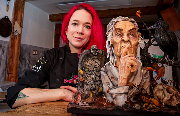 Cukr��ka a peka�ka Lucie Charv�tov� zalo�ila firmu Crazy Cakes a vyr�b� netradi�n� dorty, se kter�mi sout�� na mezin�rodn�ch sout��ch. (19. prosince 2025)