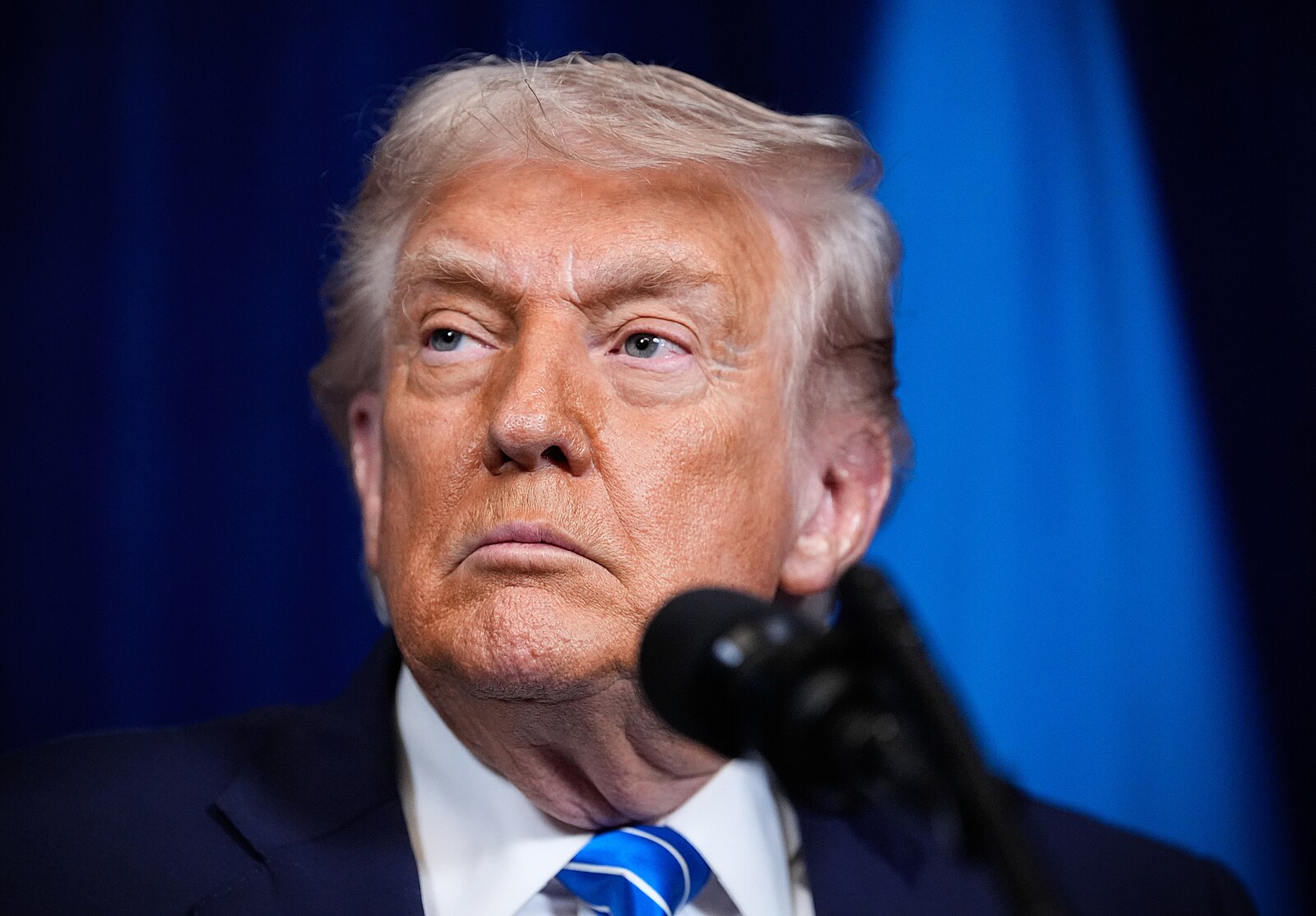 Spojené státy podnikly úder na zařízení ve Venezuele, prohlásil Trump