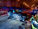 Nehoda v noci na pond�l� v Po�ernick� ulici v pra�sk�ch Stra�nic�ch. (22....