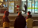 Policist� v sobotu odpoledne evakuovali obchodn� centrum v Teplic�ch. Anonym...