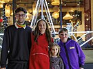 Anton�n H�jek se svou maminkou a sourozenci. (prosinec 2025)