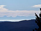 Alpy viditeln� ze �umavsk�ho �pi��ku. (20. prosince 2025)