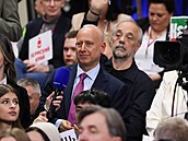 Korespondent britské stanice BBC pro Rusko Steve Rosenberg pokládá otázku...