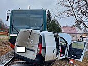 Nehoda se stala na nechrán�ném p�ejezdu v Leno�e na Prachaticku. (23. prosince...