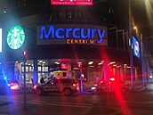 Policisté zasahovali v obchodním dom� Mercury v �eských Bud�jovicích. (26....