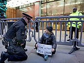 Londýnská policie zatkla aktivistku Gretu Thunbergovou na propalestinské...