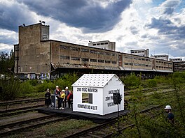 Piráti odstartovali svou dvoum�sí�ní kampa� k bydlení �Kde domov tour� na...