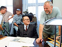 První klapka filmu Milenci a vrazi, který podle románu Vladimíra Párala nato�il...