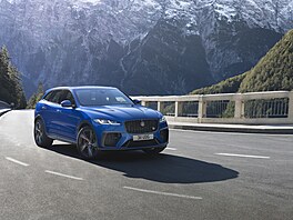 Jaguar F-Pace SVR