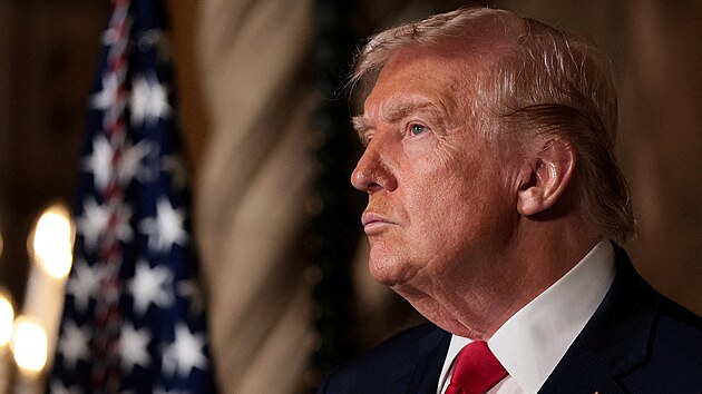 Americk� prezident Donald Trump ve sv�m s�dle Mar-a-Lago na Florid� ozn�mil pl�n na stavbu bitevn�ch lod� nov� t��dy. (22. prosince 2025)