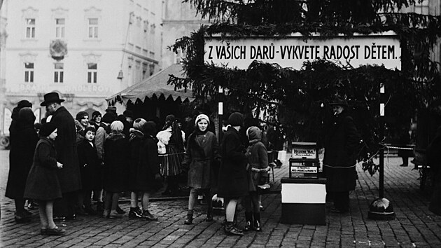 V�no�n� atmosf�ra podpo�ily dary na charitu.