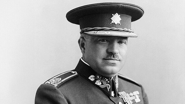 Větřil Hitlerovy choutky, chtěl bránit zemi. Po válce generál skončil v knoflíkárně