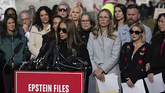 Marina Lacerdaov� hovo�� b�hem tiskov� konference  ve Washingtonu. (18. listopadu 2025)