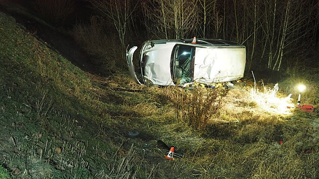 �idi� nezvl�dl n�mrazu a s autem se z��til ze svahu. (27. prosince 2025)