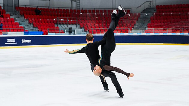 Zvedan� figura ve voln�m tanci sourozenc� Taschlerov�ch