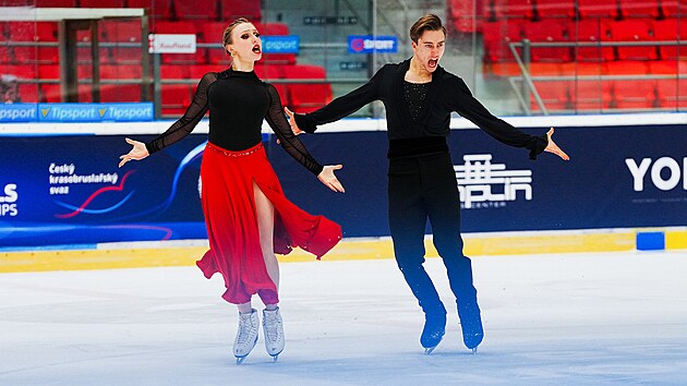 Momentka z volného tance sourozenc� Mrázkových