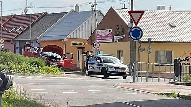 Nehoda v Byst�ici pod Host�nem, p�i kter� Zden�k Nedorost zachr�nil �idi�e s infarktem a z�stavou srdce. (�erven 2025)