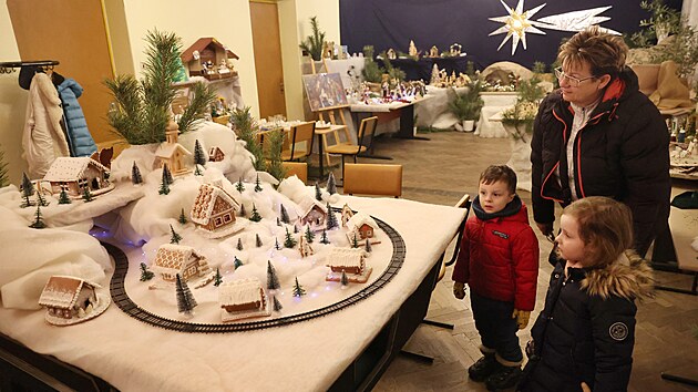 V s�dle Polsk�ho kulturn�ho svazu (PZKO) v Bohum�n� � Sk�e�oni jsou k vid�n� unik�tn� betl�my z cel�ho sv�ta, v�t�inou ze sb�rky �eslava Ga�uszky. (20. prosince 2025)