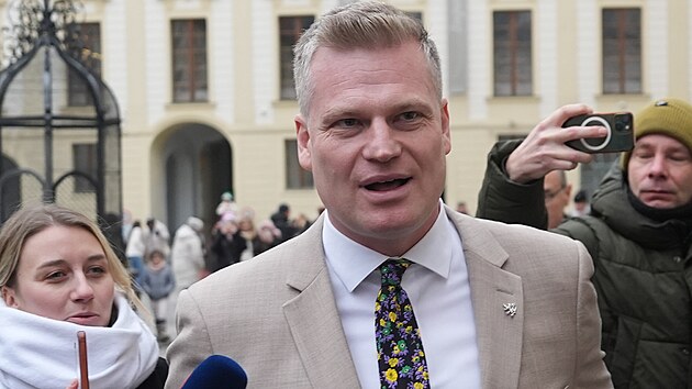 �estn� prezident Motorist� sob� Filip Turek dorazil na Hrad za prezidentem Petrem Pavlem (22. prosince 2025)