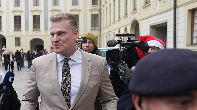 �estn� prezident Motorist� sob� Filip Turek dorazil na Hrad za prezidentem Petrem Pavlem (22. prosince 2025)