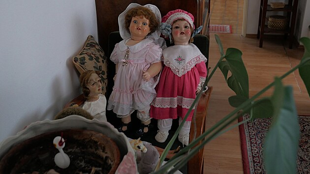 Hra�ky, obrazy, star� n�bytek. P�edm�ty ze sb�rek restaur�torky Marty Mu��tkov� jsou p�irozenou sou��st� dom�cnosti. �adu z nich opravoval pr�v� Stanislav Mu��tko.