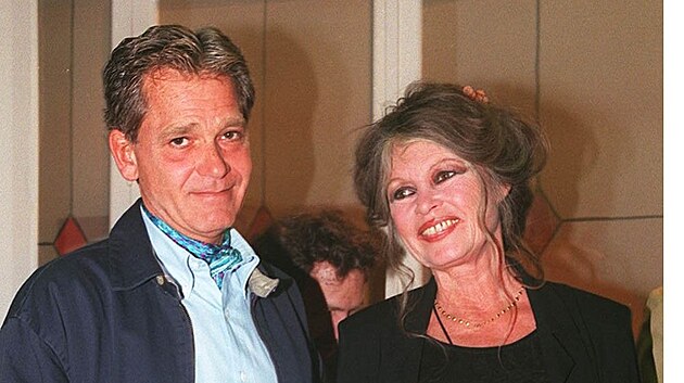 Posledn�m man�elem Bardotov� byl podnikatel Bernard d�Ormale, za kter�ho se provdala v roce 1992. Byl poradcem krajn� pravicov�ho politika Jeana-Marie Le Pena.