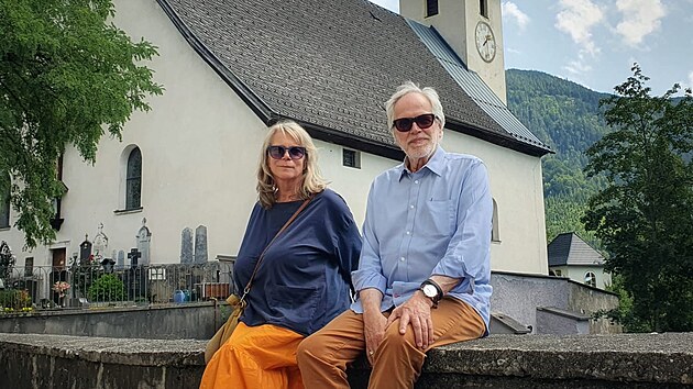 Z nat��en� cyklu Modr� krev IV ve V�dni a v Palfau. Na sn�mku re�is�rka Alena �in�erov� a Franti�ek Kinsk�, kter� po�adem prov�z�.