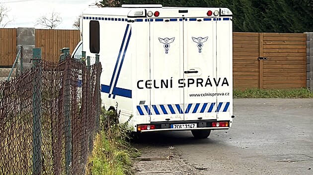 Celn� spr�va zasahuje u domu Karlose V�moly.