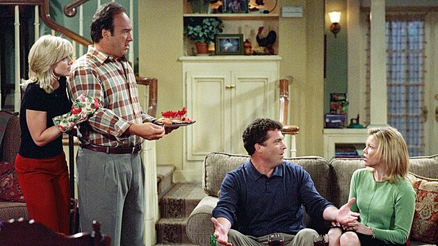 Mistr improvizace. Zemřel Pat Finn, zahrál si v seriálech Přátelé či Průměrňákovi