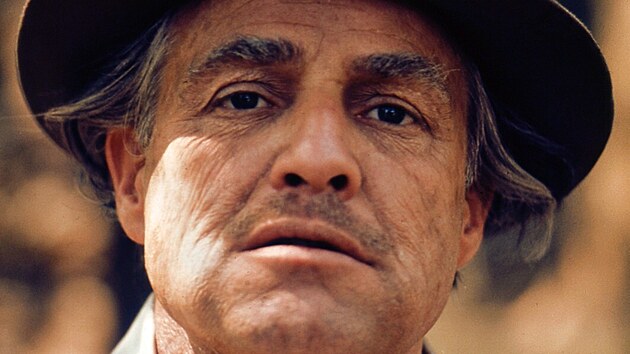 Kdy� americk� herec a re�is�r Marlon Brando (zem�el 1. 7. 2004) kupoval v roce 1966 atol Tetiaroa ve Francouzsk� Polyn�sii, zaplatil za n�j 270 tis�c dolar�. 