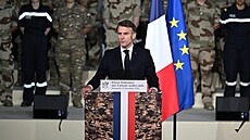 Emmanuel Macron.na základn� ve Spojených arabských emirátech (21. prosince 2025)