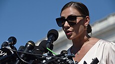 Ob�ti Jeffreyho Epsteina se se�ly ve Washingtonu, aby se setkaly s...