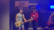 Tomá� Rosický si zahrál se T�emi sestrami