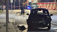 Na míst�, kde mu� z Ázerbájd�ánu narazil svým autem do autobusové zastávky a...