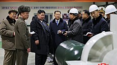 Severokorejský v�dce Kim �ong-un nav�tívil doky, kde KLDR podle státních médií...