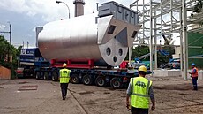 St�hování t�kých b�emen a stroj� a� do 300 tun u� dnes není problém