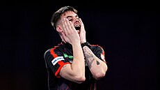 �ipka� Dom Taylor postoupil do druhého kola MS.