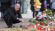Premiér Andrej Babi� uctil památku ob�tí st�elby na Filozofické fakult�...